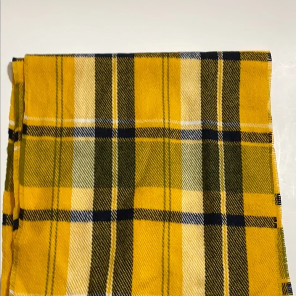 old navy yellow and black scarf 🧣